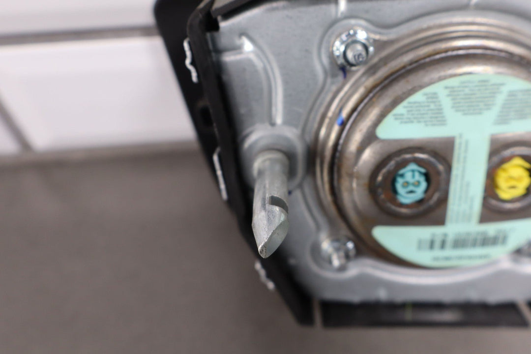 15 - 17 Chevy Colorado Driver Steering Wheel Air Bag Jet Black OEM 84044774