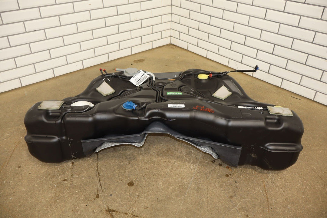 15 - 17 Ddoge Charger SRT8 6.4L 392 OEM Fuel Tank with Pump (18.5 Gallon) Tested