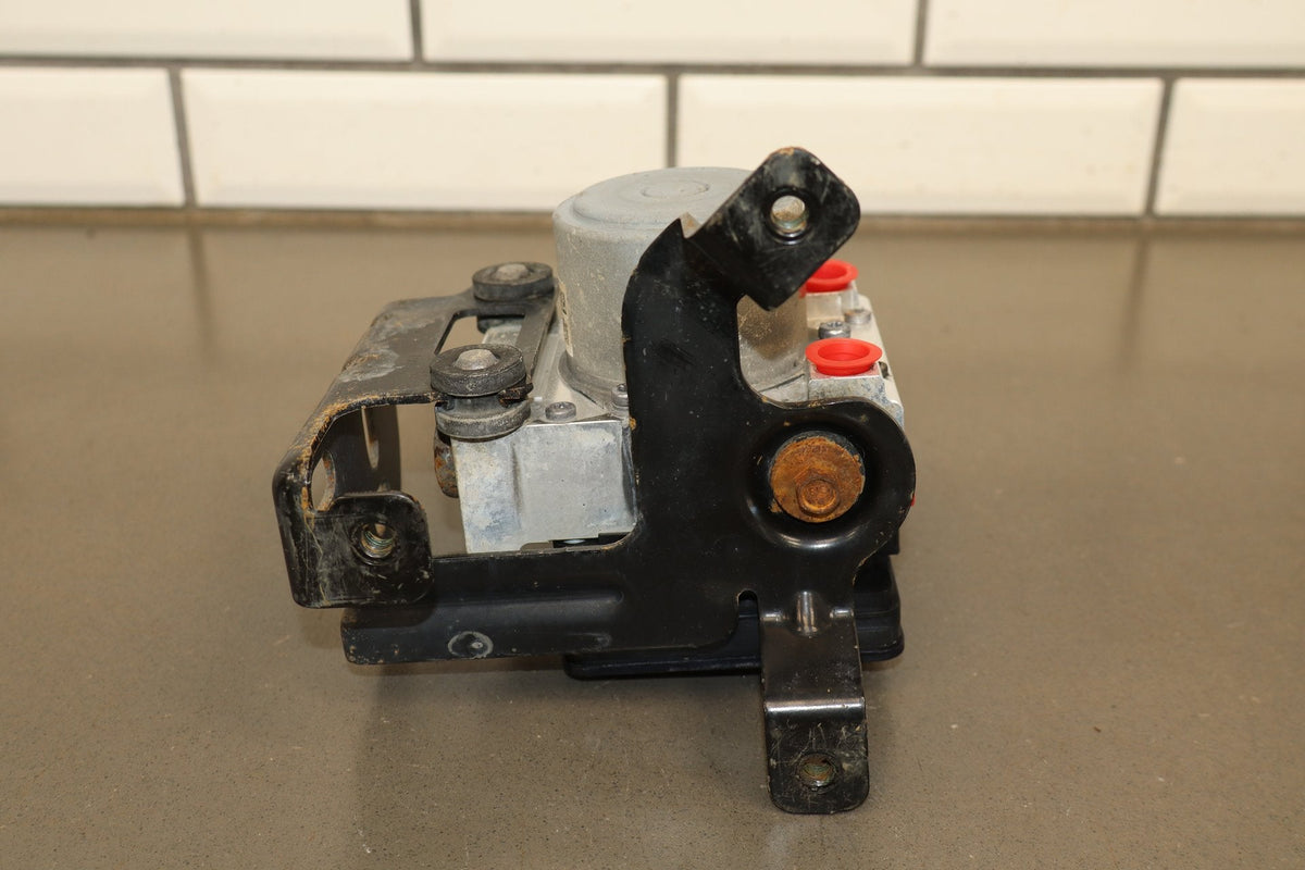 15-18 Cadillac Escalade Chevy Tahoe GMC Yukon ABS Pump Module 23380705