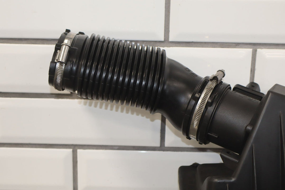 15 - 19 Range Rover Sport 3.0L Supercharged Right RH Air Box Intake Tube L494