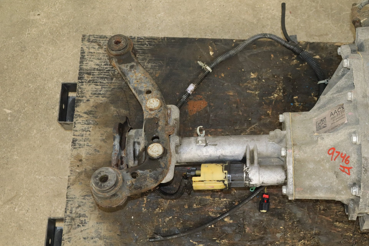 15-20 Cadillac Escalade 4WD Front Diff 3.23 GU5