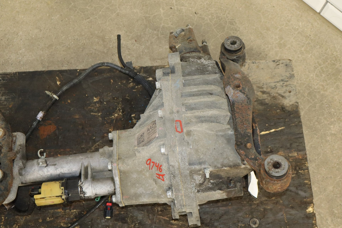 15-20 Cadillac Escalade 4WD Front Diff 3.23 GU5