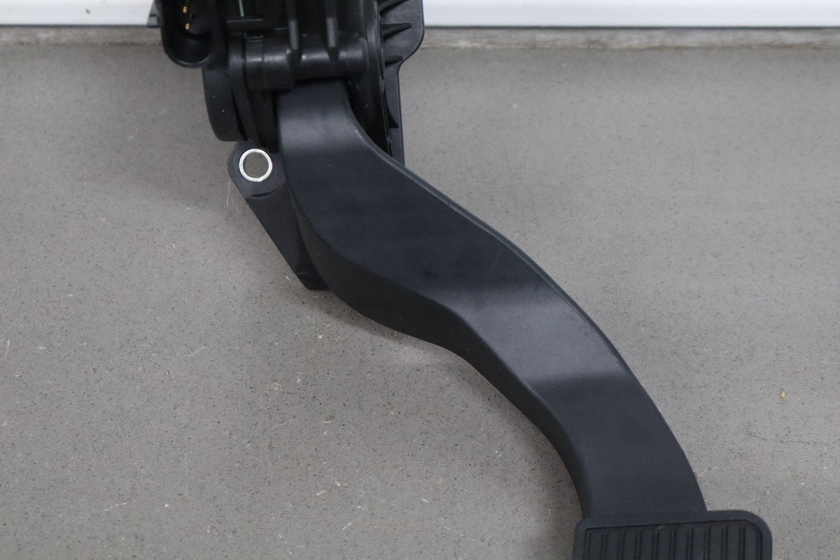 15-20 Cadillac Escalade Accelerator Pedal