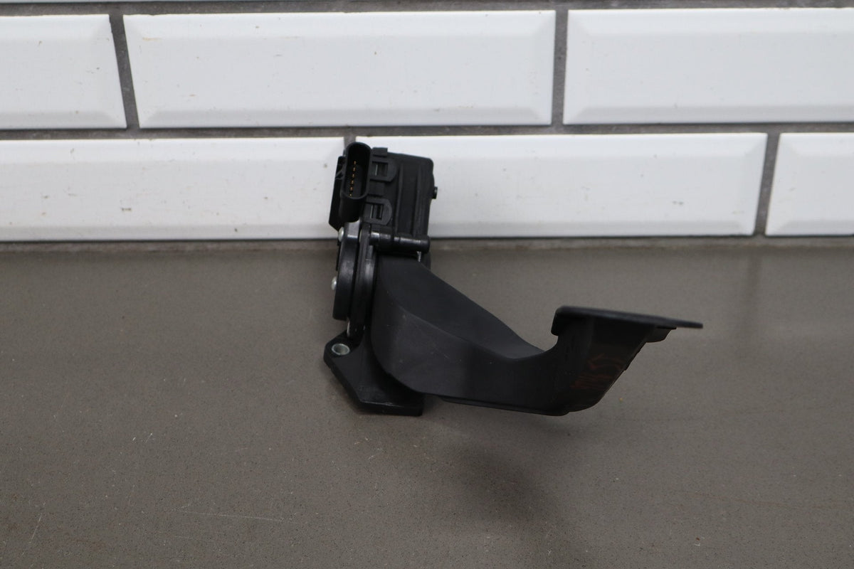 15-20 Cadillac Escalade Accelerator Pedal