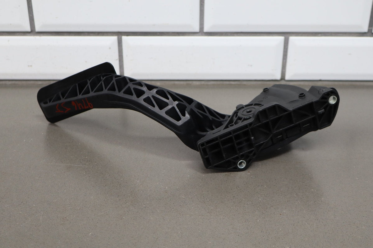 15-20 Cadillac Escalade Accelerator Pedal