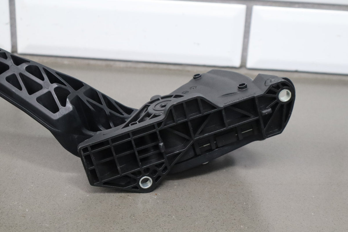 15-20 Cadillac Escalade Accelerator Pedal