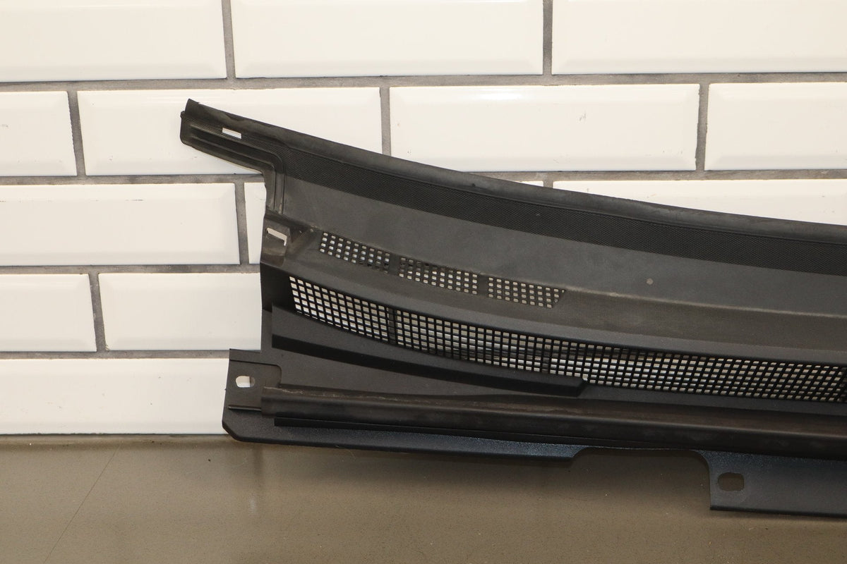 15-20 Cadillac Escalade Cowl Vent Panel