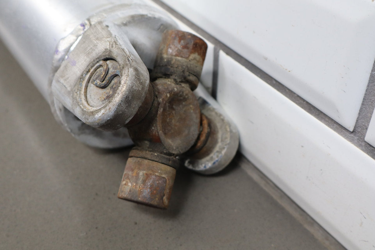 15-20 Cadillac Escalade ESV GMC Yukon XL 6.2L 4WD Rear Drive Shaft 23251156