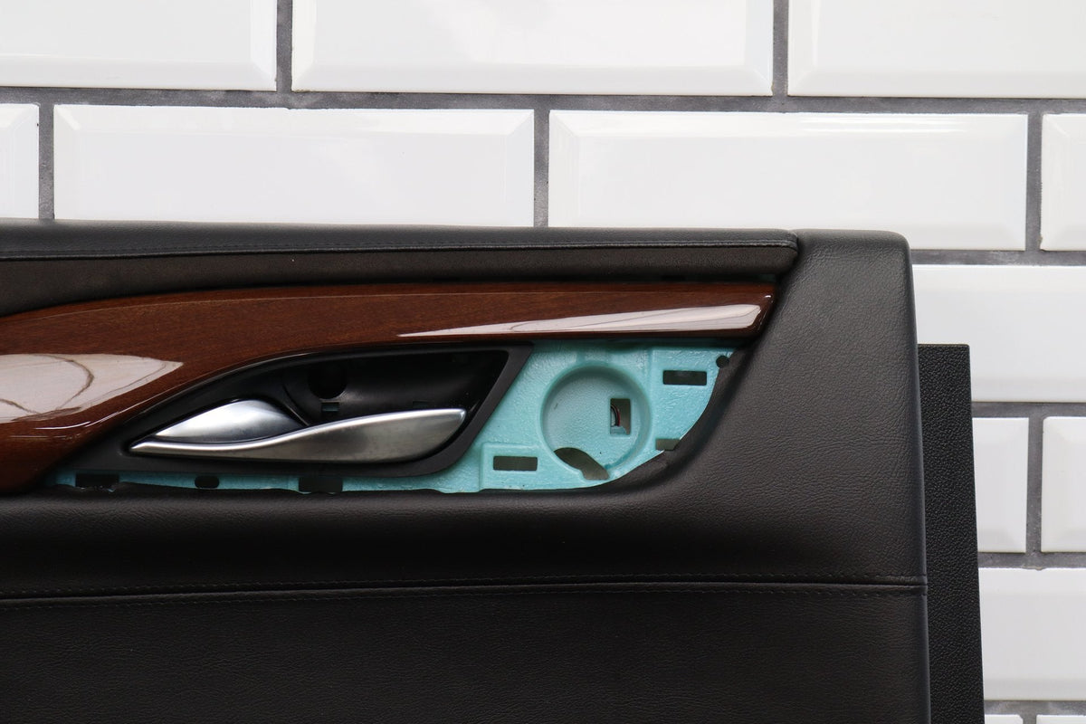 15-20 Cadillac Escalade ESV LR Door Panel Jet Black
