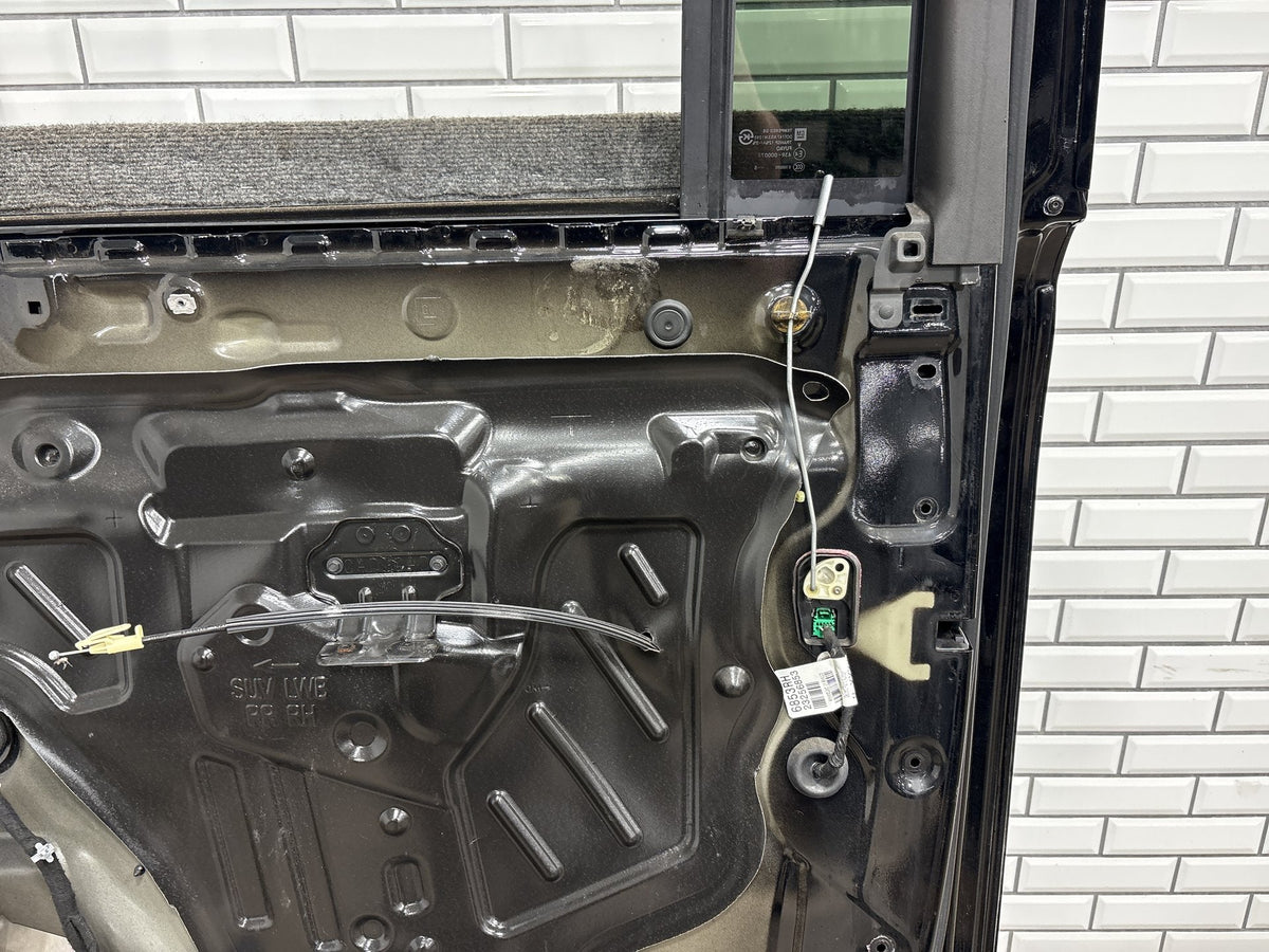 15-20 Cadillac Escalade ESV RR Door GBA Dent 84253592