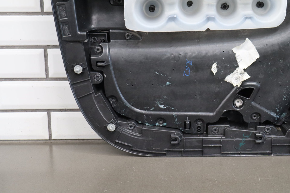 15-20 Cadillac Escalade ESV RR Door Panel Jet Black