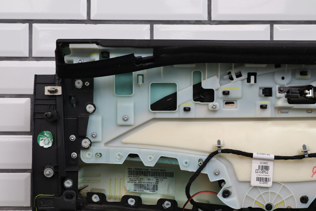15-20 Cadillac Escalade ESV RR Door Panel Jet Black