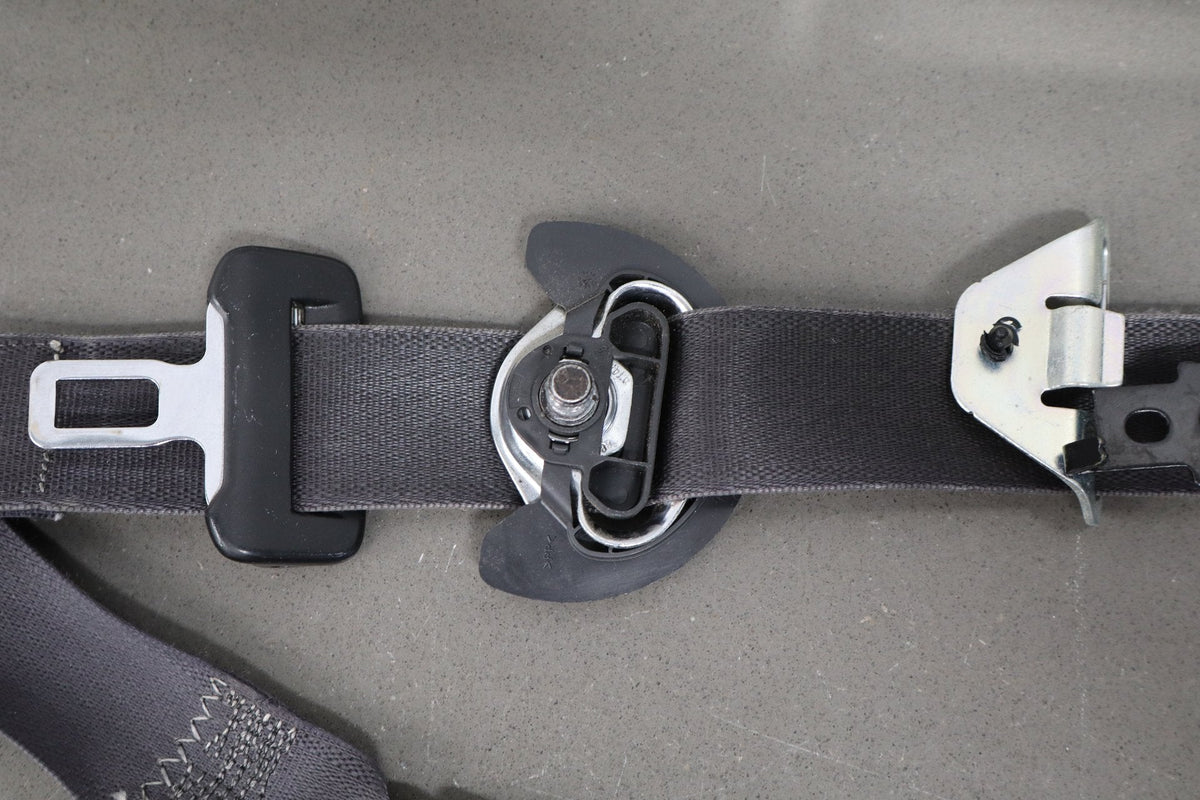 15-20 Cadillac Escalade LF Seat Belt Jet Black H2X