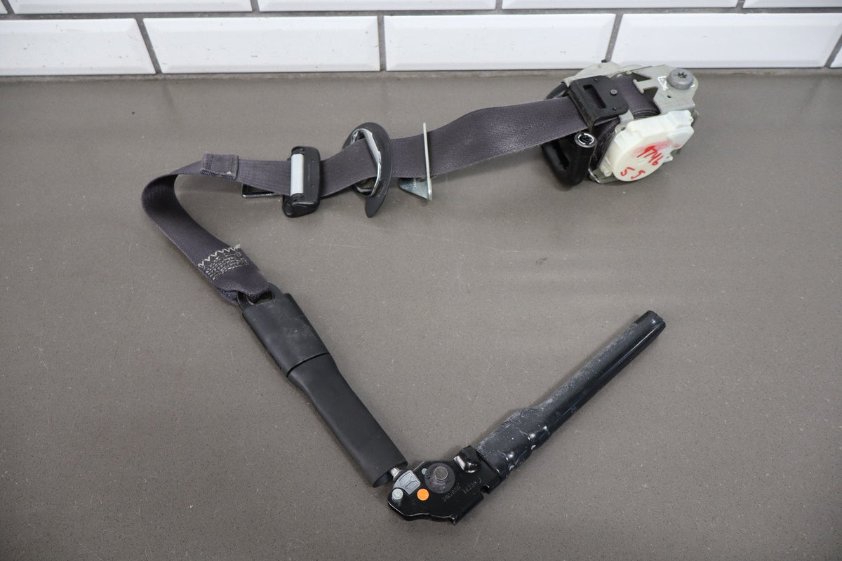 15-20 Cadillac Escalade LF Seat Belt Jet Black H2X