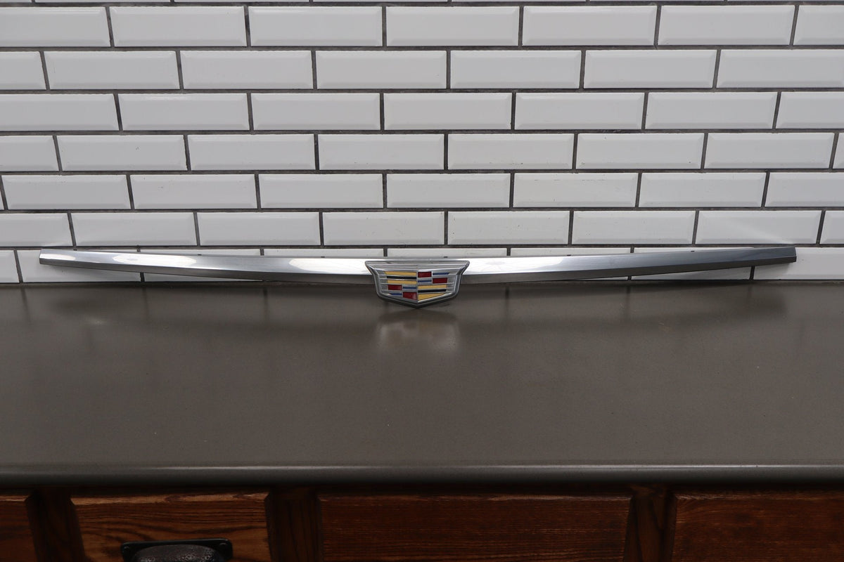 15-20 Cadillac Escalade Liftgate Tail Finish Panel