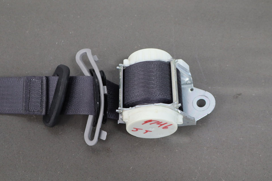 15-20 Cadillac Escalade LR 2nd Row Seat Belt H2X