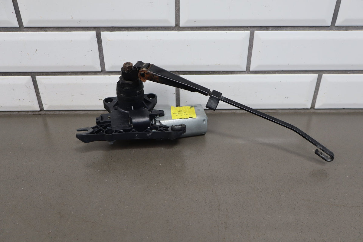 15-20 Cadillac Escalade Rear Wiper Motor w Arm