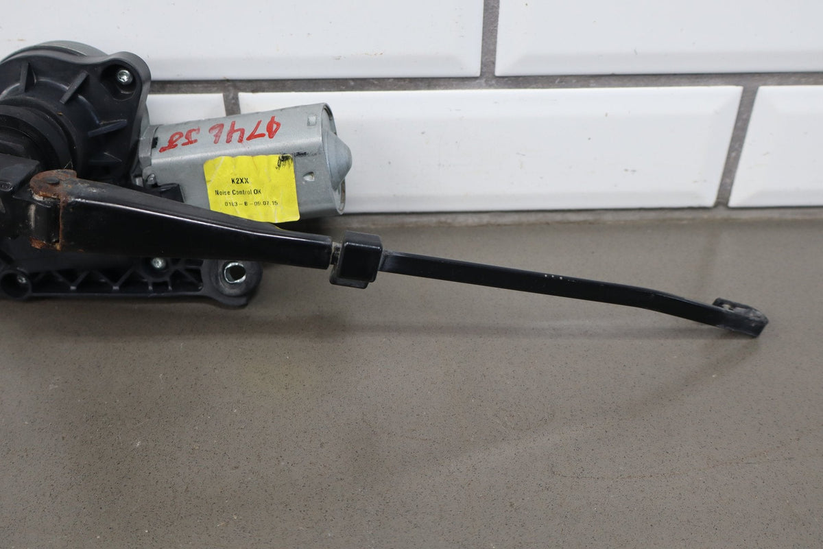 15-20 Cadillac Escalade Rear Wiper Motor w Arm