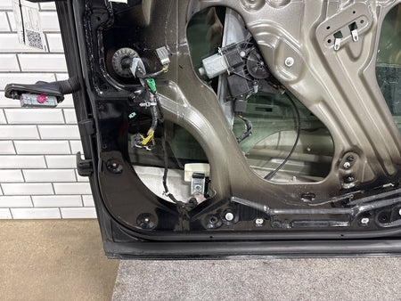 15-20 Cadillac Escalade RF Door Black Raven 23331912