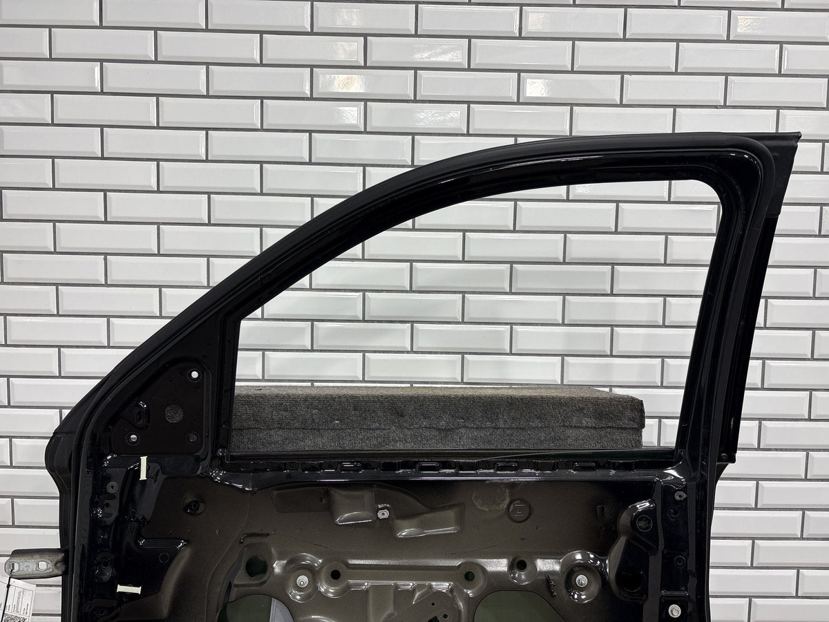 15-20 Cadillac Escalade RF Door Black Raven 23331912
