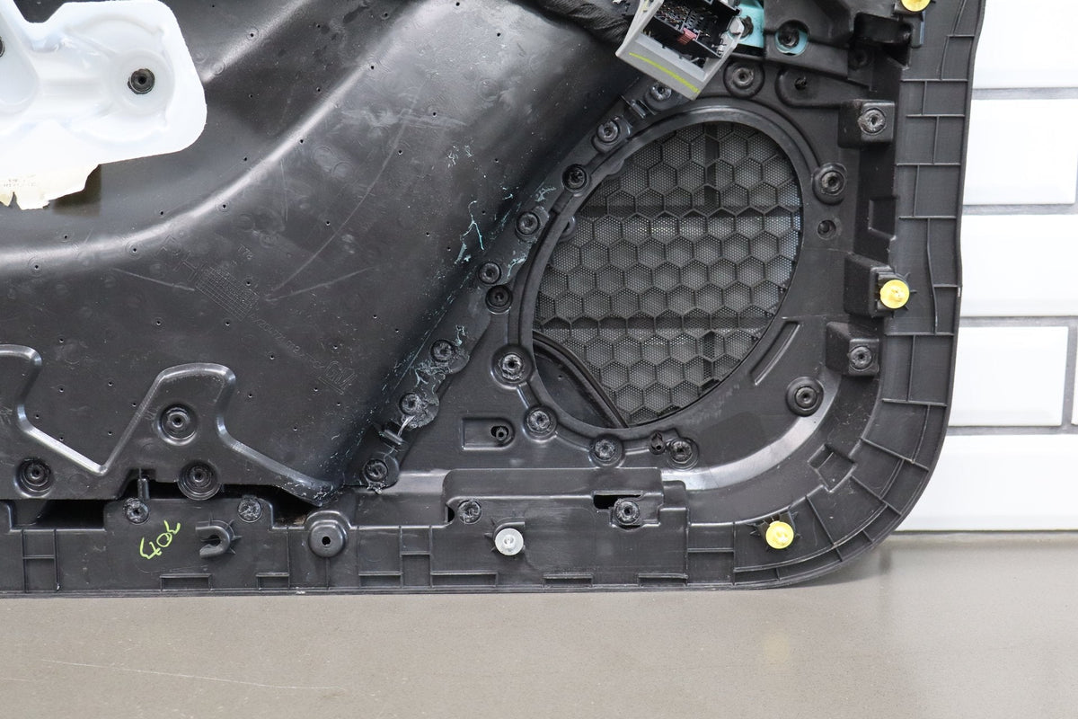 15-20 Cadillac Escalade RF Door Panel Jet Black H2X