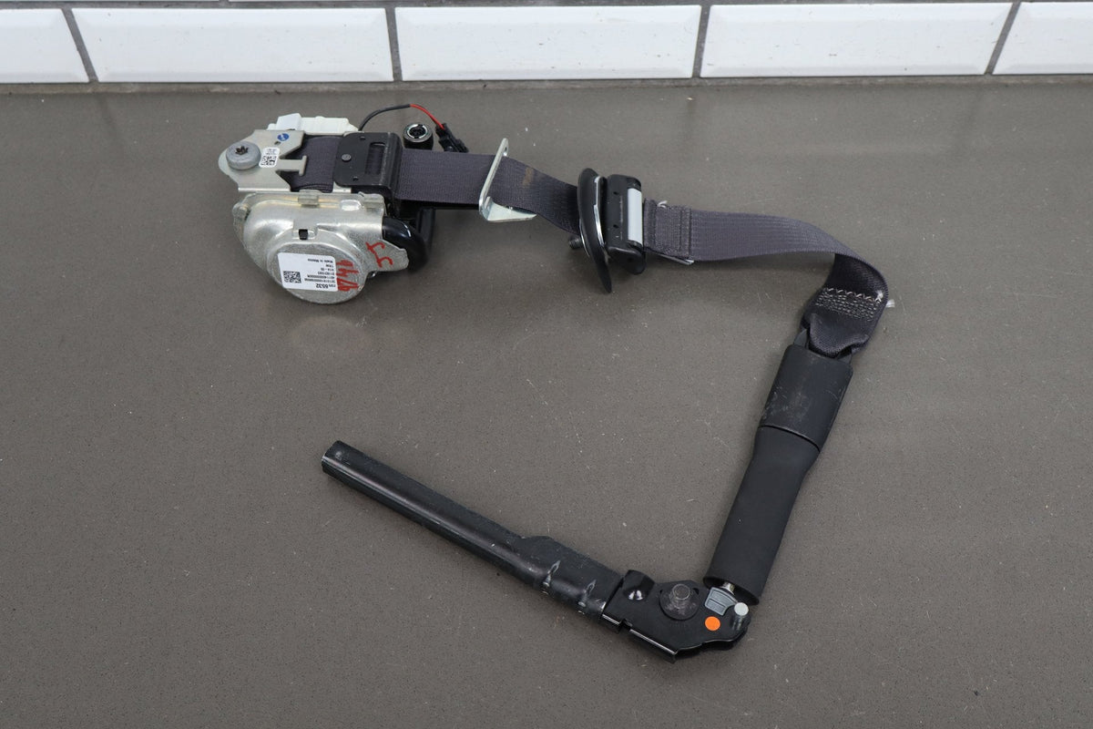15-20 Cadillac Escalade RF Seat Belt Jet Black H2X