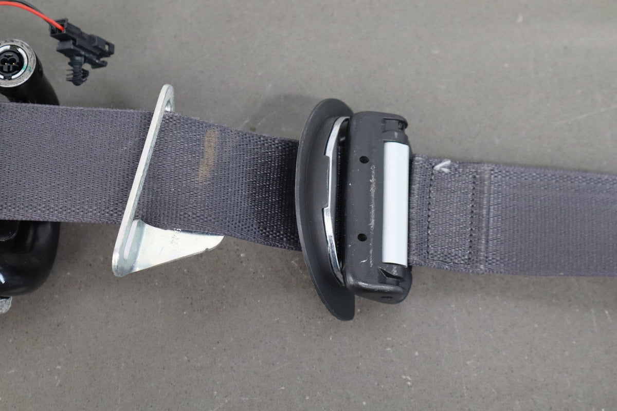 15-20 Cadillac Escalade RF Seat Belt Jet Black H2X