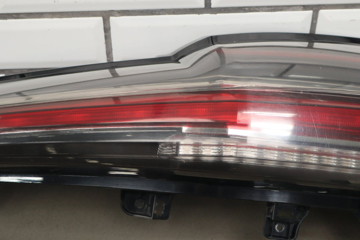 15-20 Cadillac Escalade Right LED Tail Light 84211921