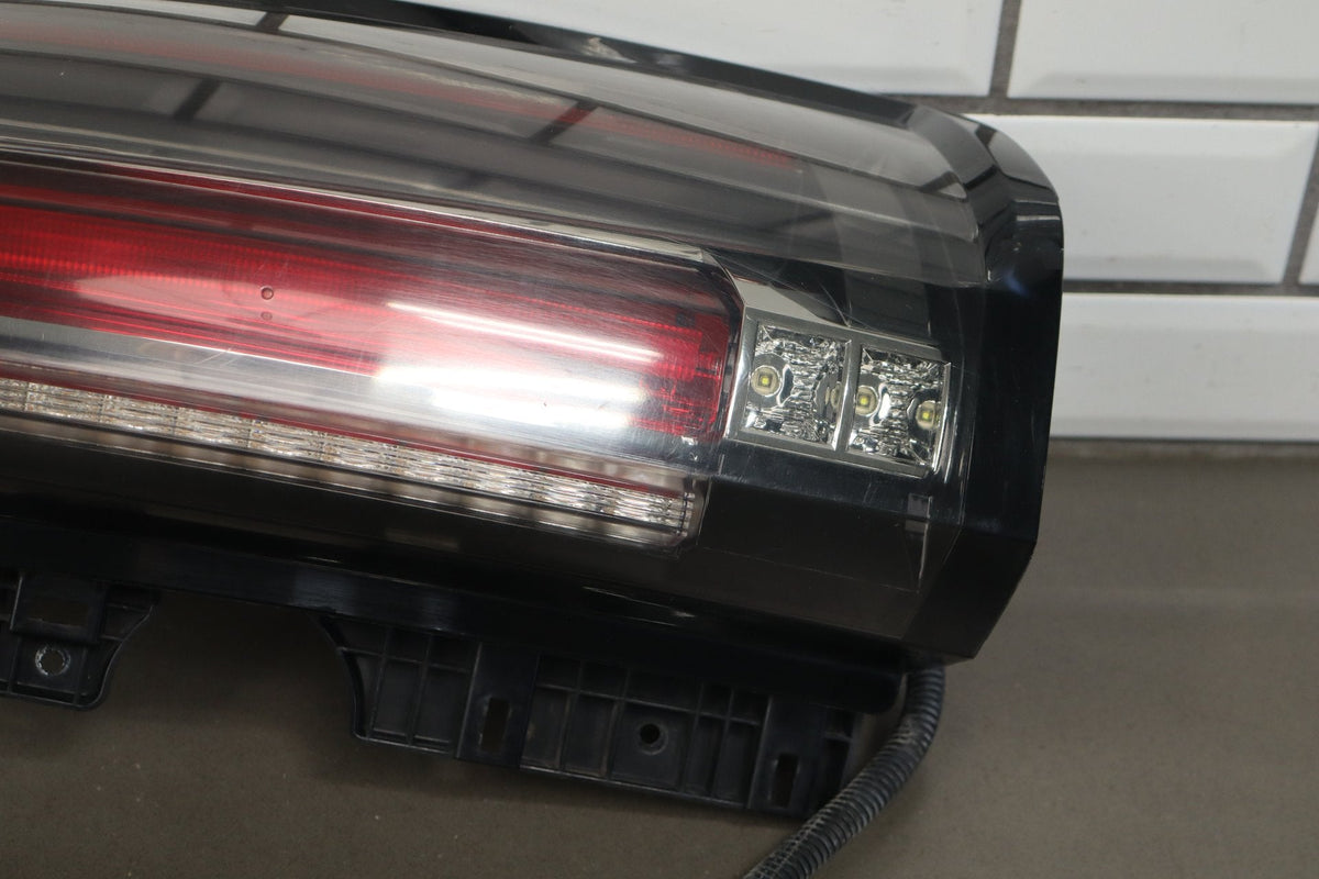 15-20 Cadillac Escalade Right LED Tail Light 84211921