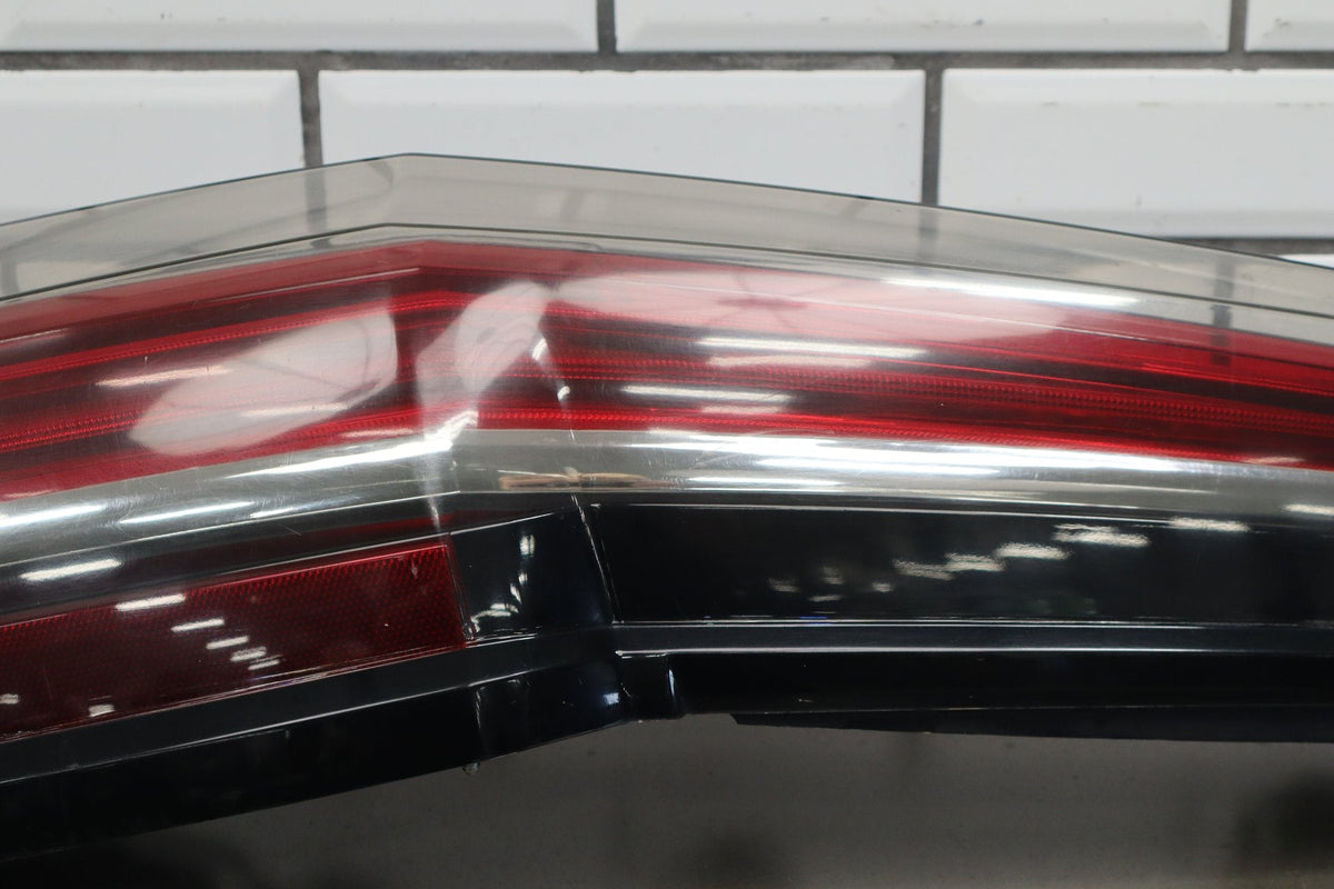 15-20 Cadillac Escalade Right LED Tail Light 84211921