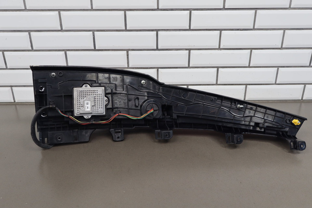 15-20 Cadillac Escalade Right LED Tail Light 84211921