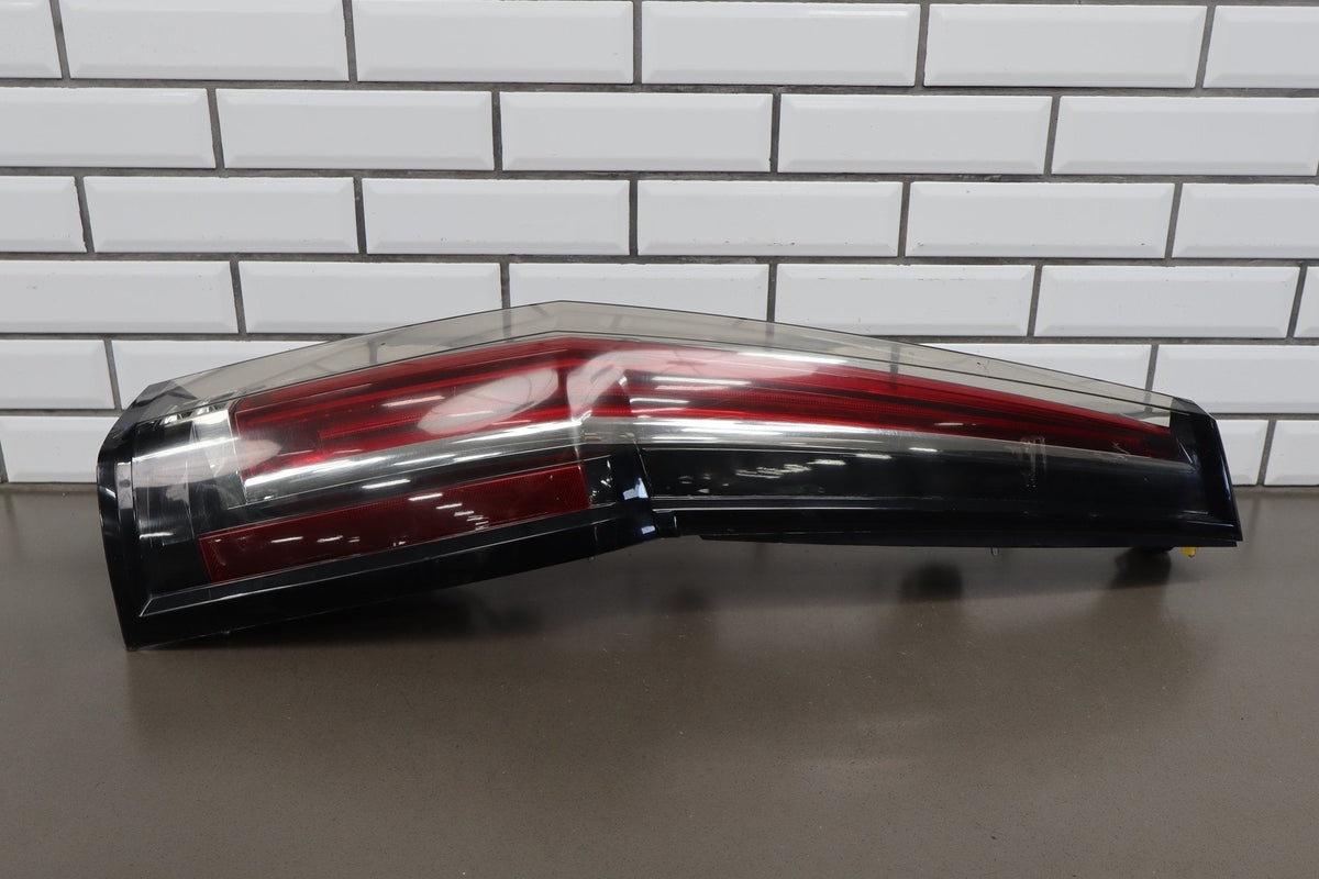 15-20 Cadillac Escalade Right LED Tail Light 84211921