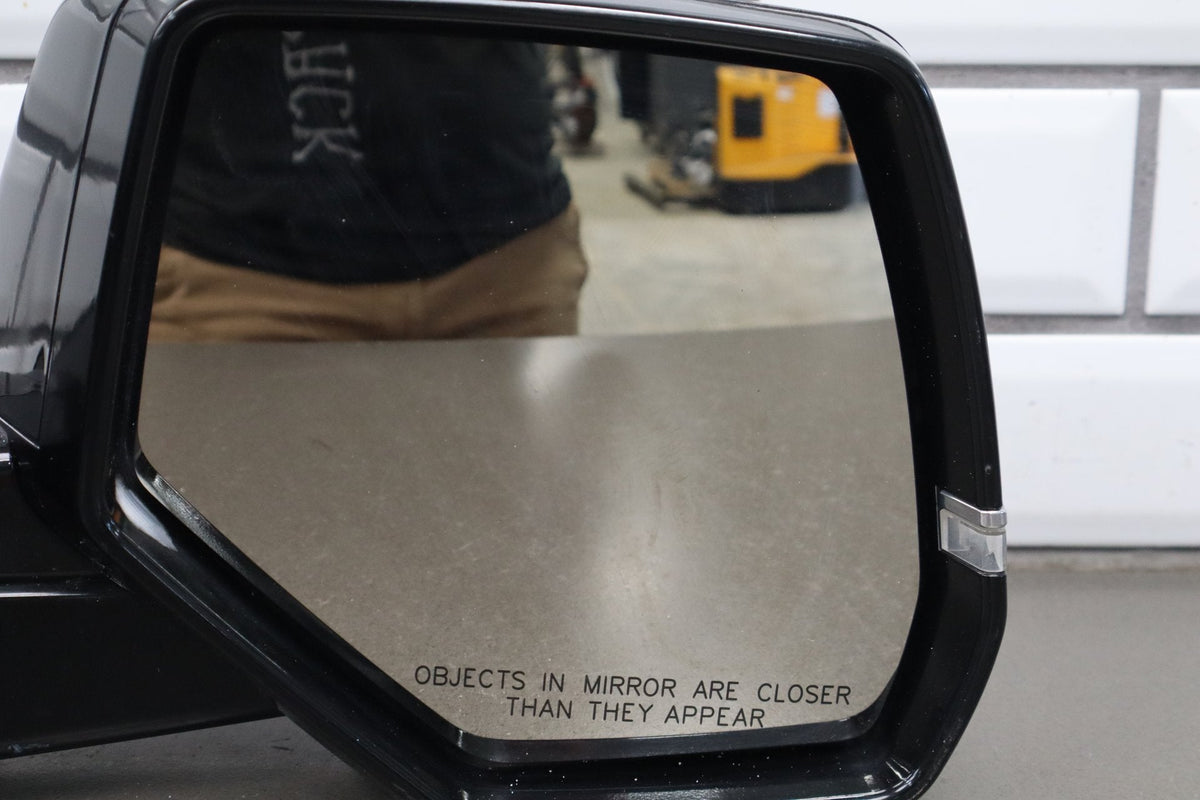 15-20 Cadillac Escalade Right Mirror Fold INOP 84664802