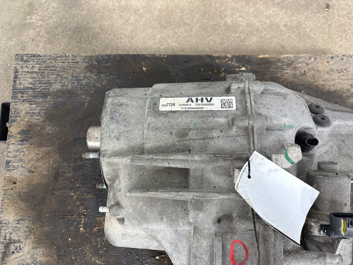 15-20 Cadillac Escalade Transfer Case 84377719 NQH