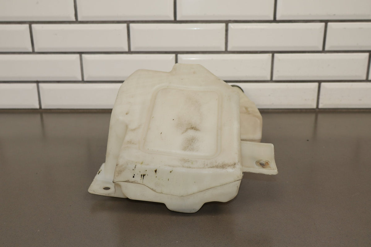15-20 Cadillac Escalade Washer Bottle Pumps Lid