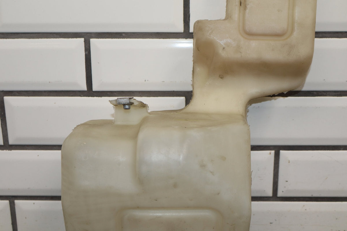 15-20 Cadillac Escalade Washer Bottle Pumps Lid