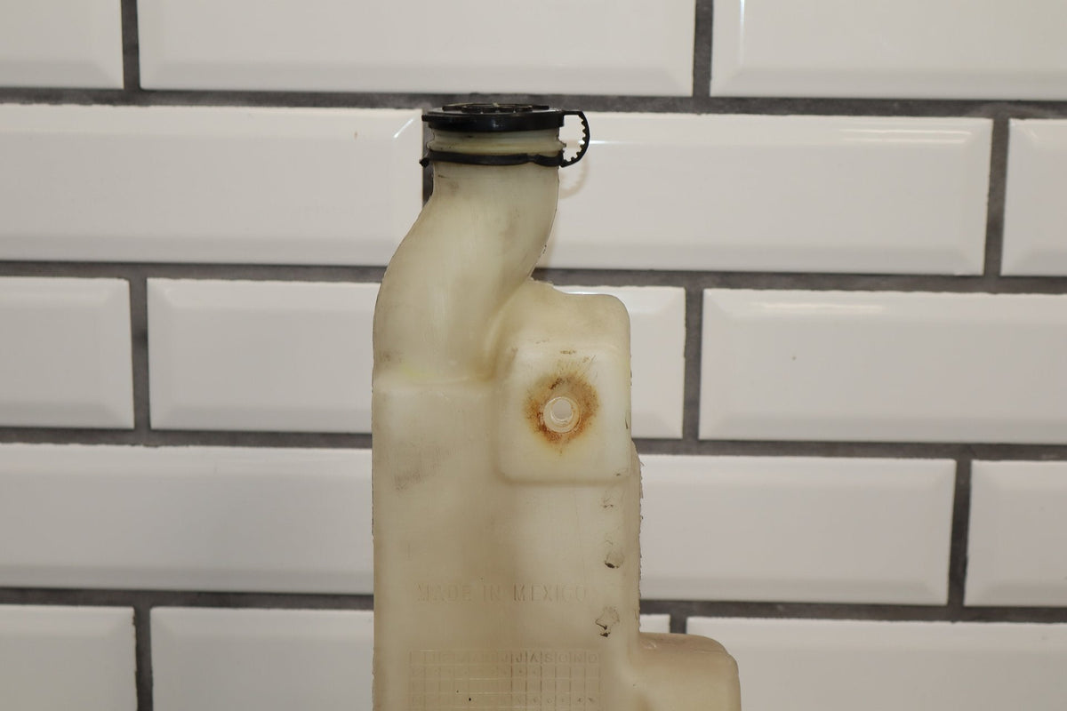 15-20 Cadillac Escalade Washer Bottle Pumps Lid