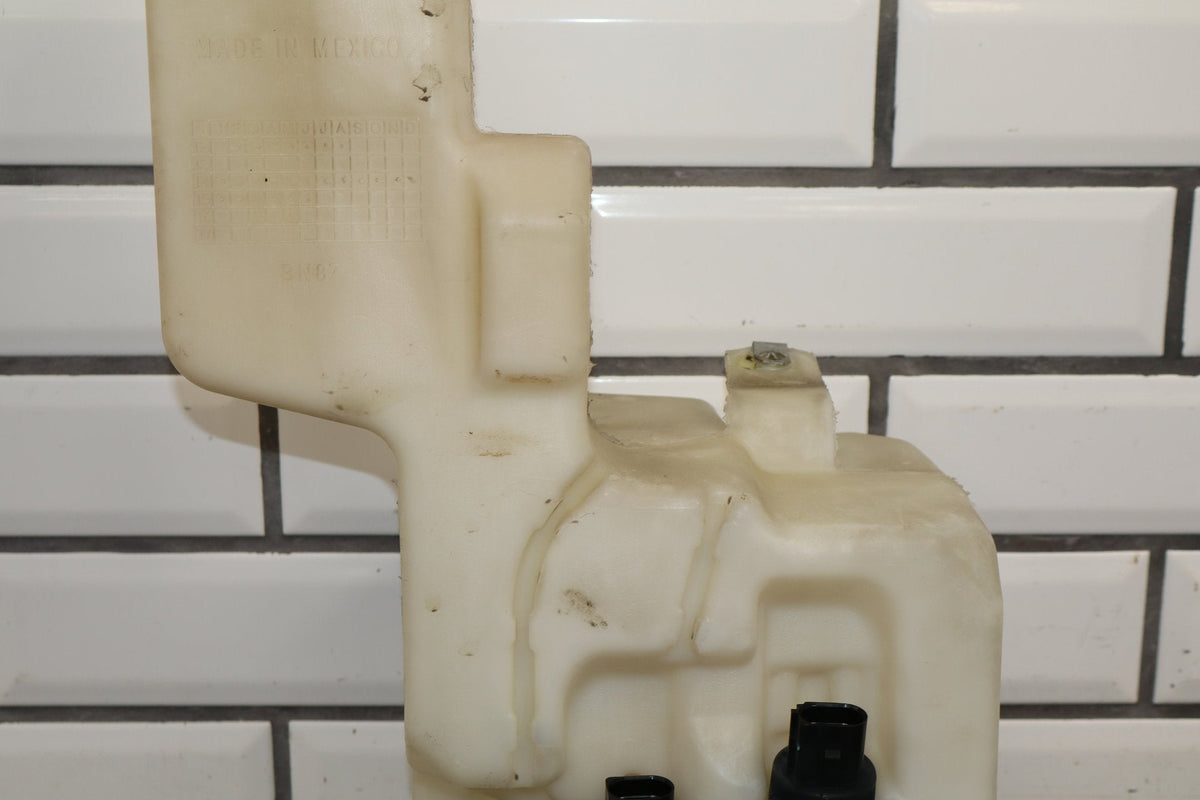 15-20 Cadillac Escalade Washer Bottle Pumps Lid