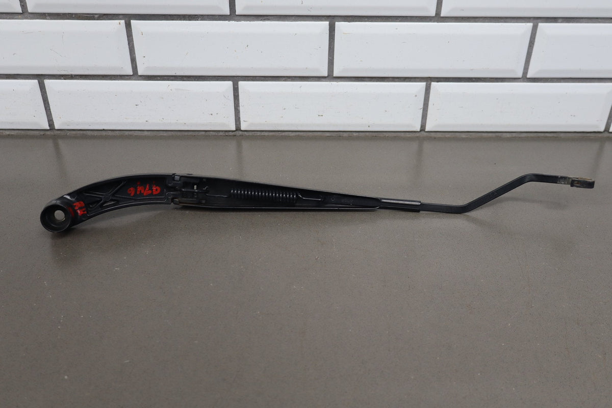 15-20 Cadillac Escalade Wiper Arm Pair No Blades