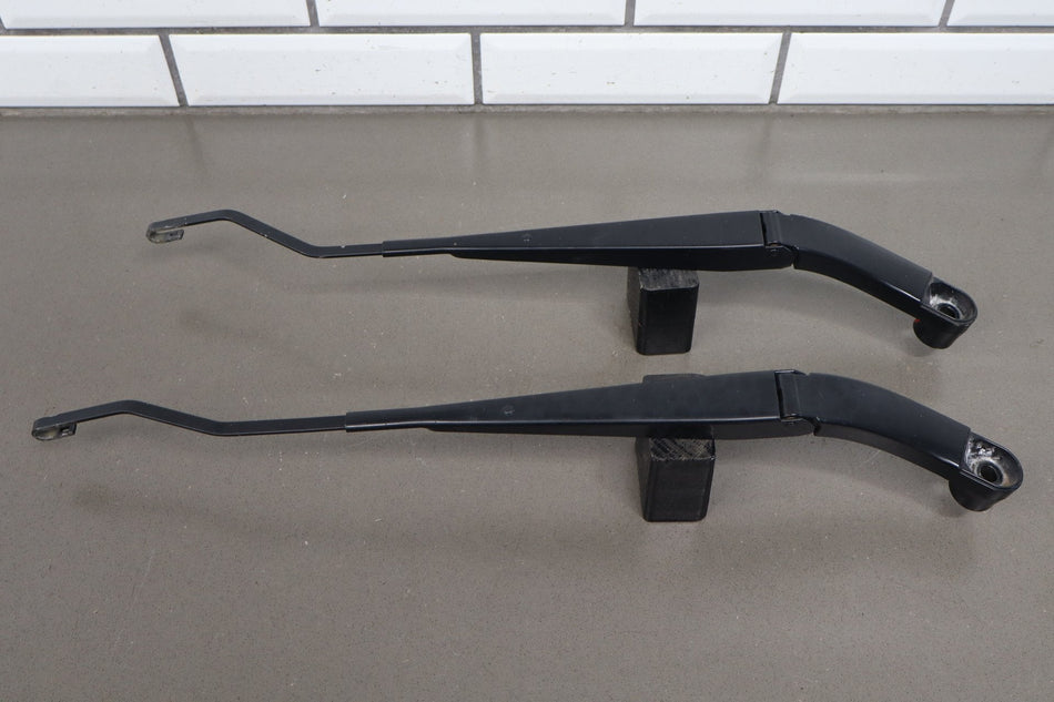 15-20 Cadillac Escalade Wiper Arm Pair No Blades