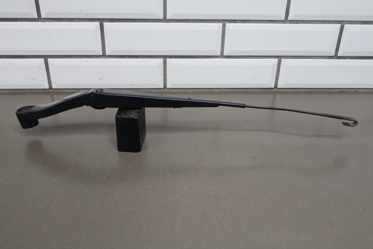 15-20 Cadillac Escalade Wiper Arm Pair No Blades