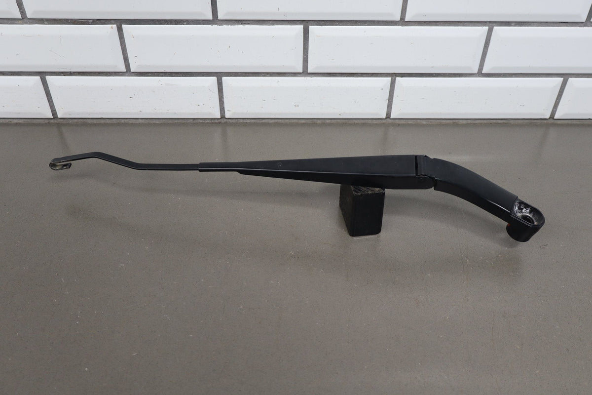 15-20 Cadillac Escalade Wiper Arm Pair No Blades