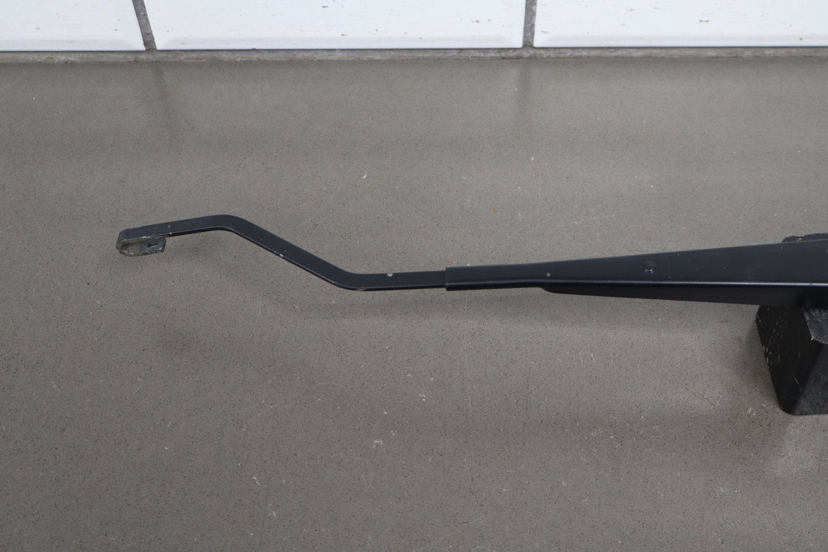 15-20 Cadillac Escalade Wiper Arm Pair No Blades