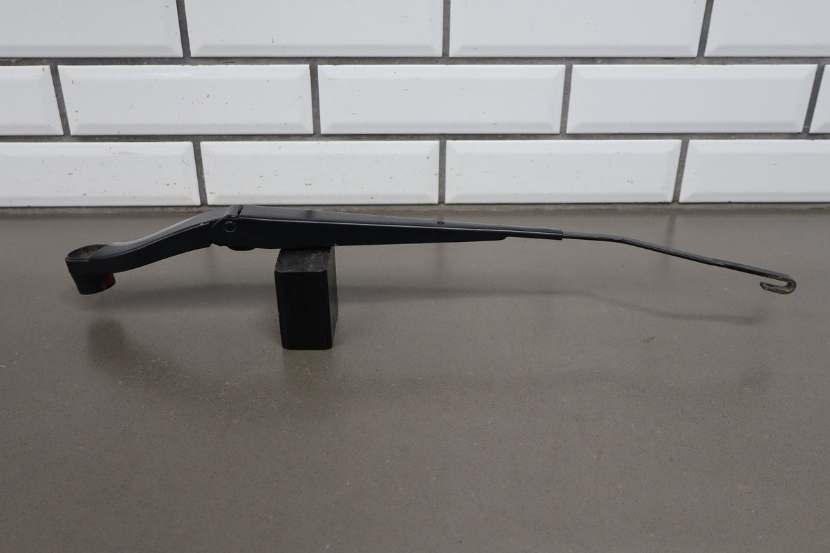 15-20 Cadillac Escalade Wiper Arm Pair No Blades
