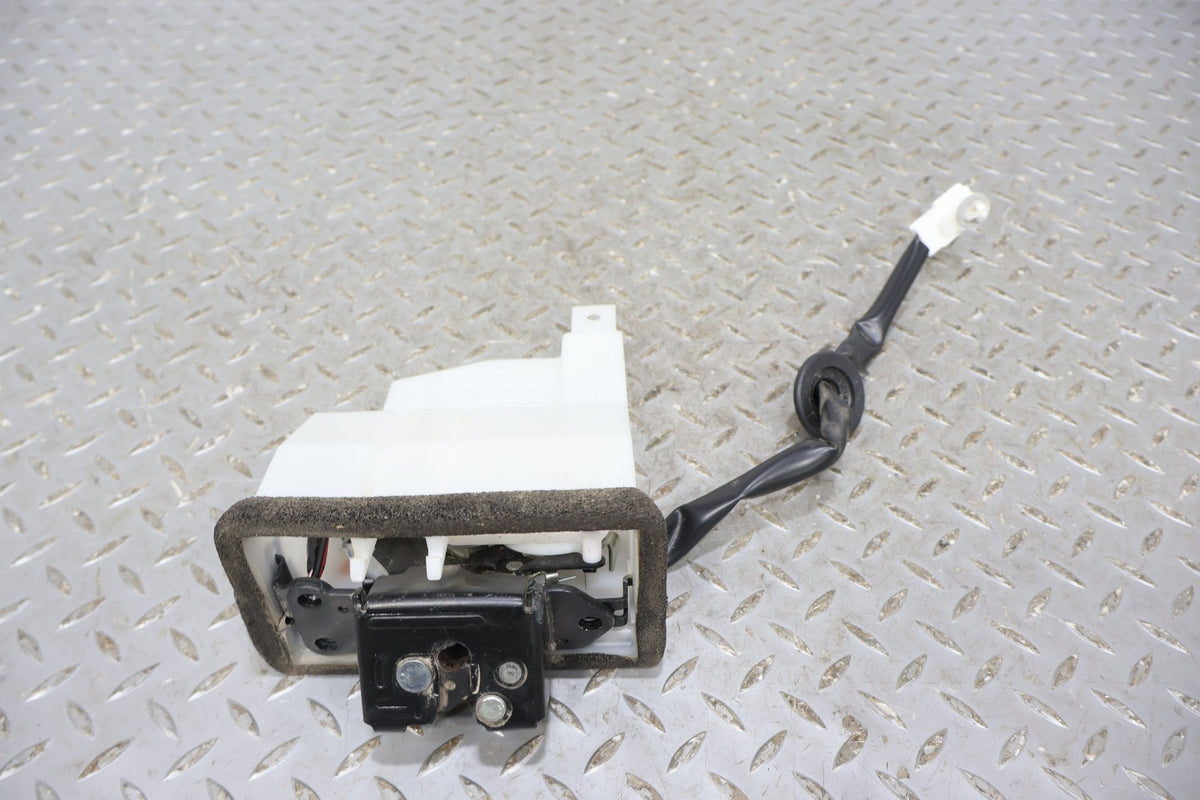 15-20 Toyota 4Runner Rear OEM Tailgate / Hatch Latch (Tested)