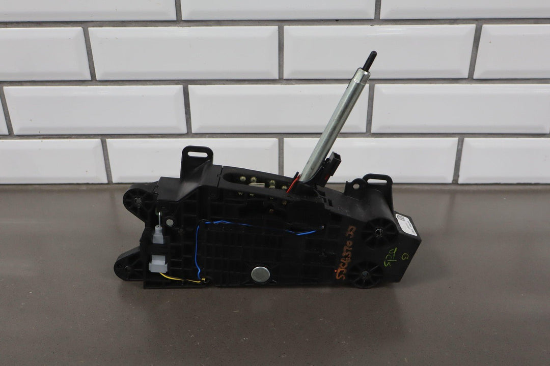 15 - 22 Chevy Colorado Automatic Floor Shifter OEM 23397472