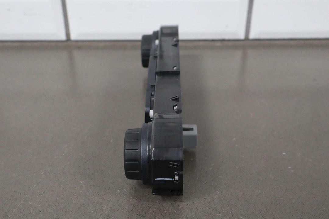 15 - 22 Chevy Colorado OEM Manual Climate Heater Control w Rear Defrost 84199201