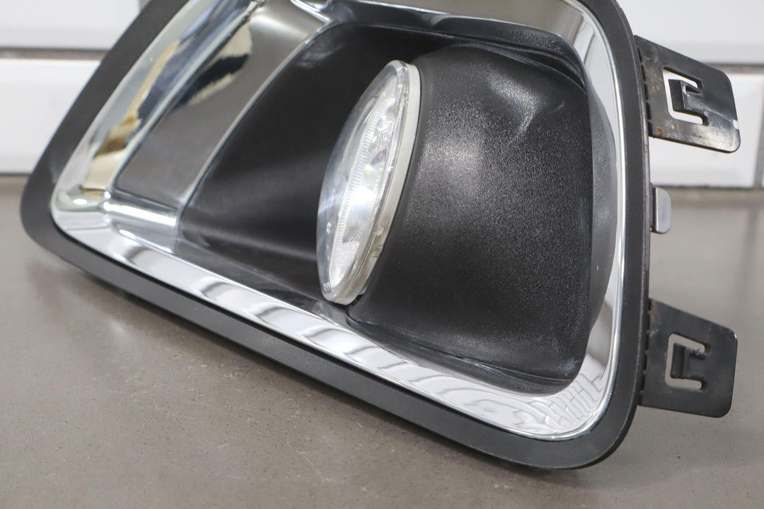 15 - 22 Chevy Colorado Passenger Right RH Fog Light with Bezel OEM