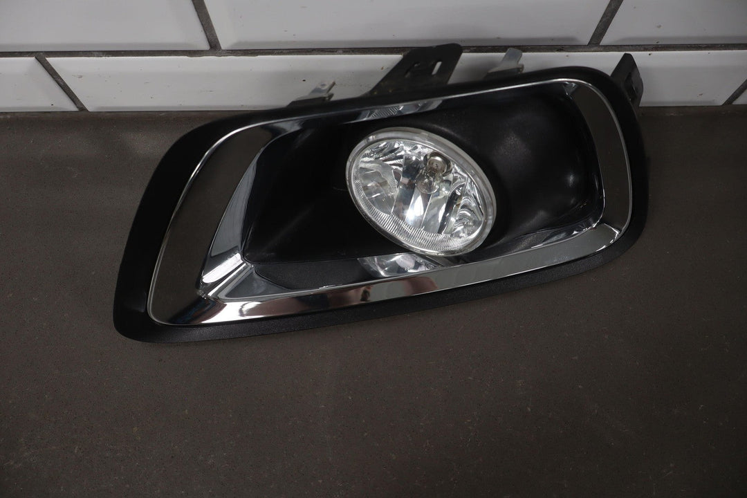 15 - 22 Chevy Colorado Passenger Right RH Fog Light with Bezel OEM
