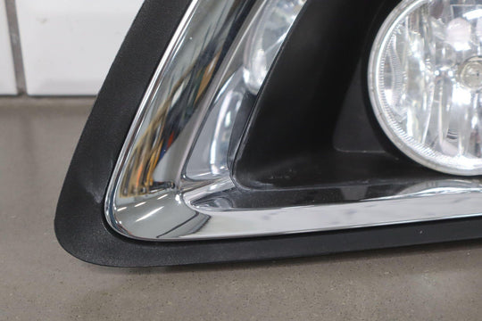 15 - 22 Chevy Colorado Passenger Right RH Fog Light with Bezel OEM